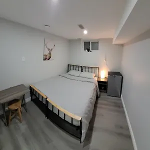  Guest house Basement - Master Bedrooms In Bayview Village Canada