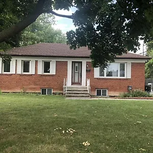  Guest house Cozy 3 Bungalow In Midtown Canada