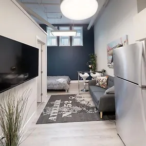 Bachelor In Downtown Ottawa